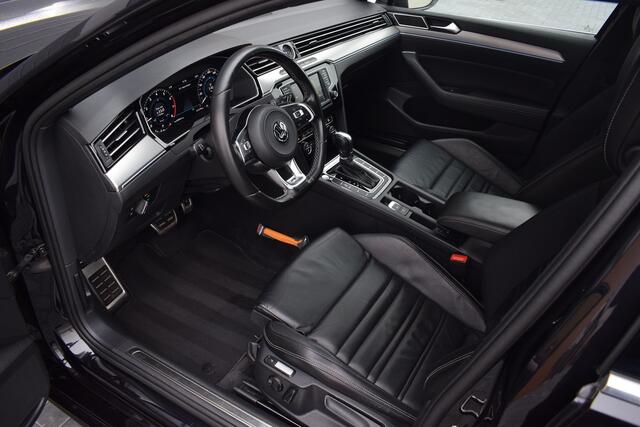 Volkswagen PASSAT 1.4 TSI 150pk DSG R-line | Pano | Leer | Virtual | Trekhaak | 19"
