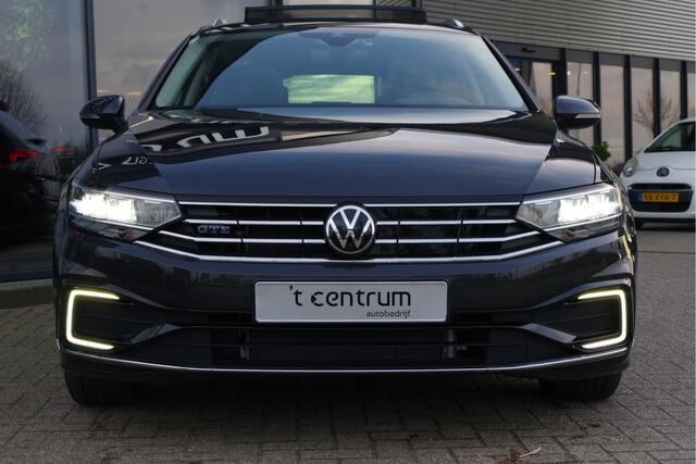 Volkswagen PASSAT Variant 1.4 TSI GTE 218 PK BNS PHEV, Trekhaak, Panoramadak, 360 Camera, LED