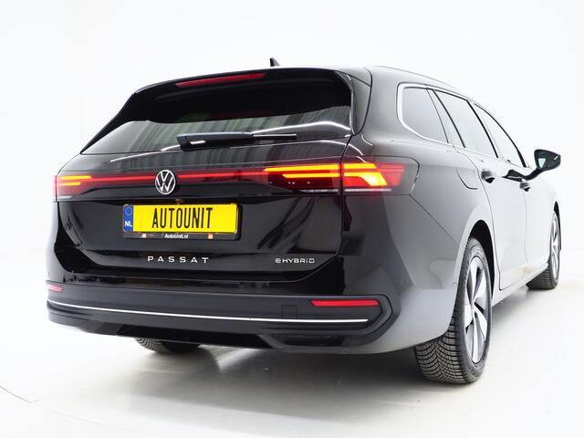 Volkswagen PASSAT Variant 1.5 eHybrid 204PK | Massage | Trekhaak | HUD | Camera | Adaptive Cruise | Sfeerlicht | Carplay