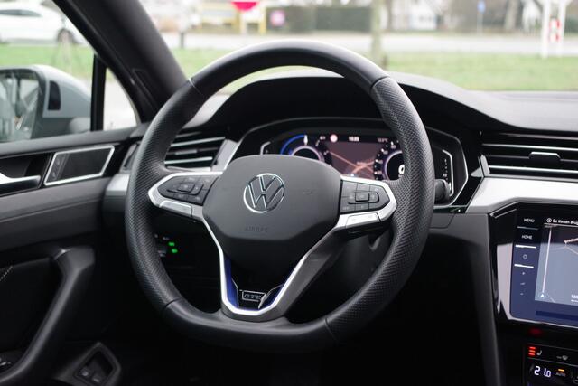 Volkswagen PASSAT Variant 1.4 TSI 214 PK GTE BNS PHEV, Trekhaak, Panoramadak, LEder-Alcantara, Matrix-LED, Winterpakket, 360 Camera