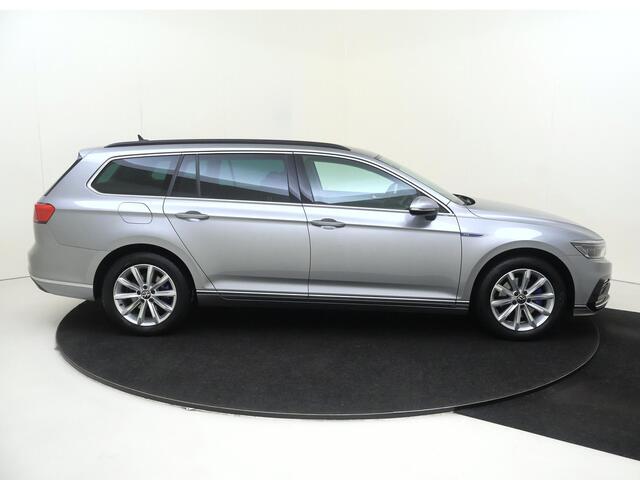 Volkswagen PASSAT Variant 1.4 TSI PHEV GTE Business | LED matrix verlichting | Navigatie | Achteruitrijcamera | 3-zone airco | CarPlay | Adaptieve cruise control | Elektrische achterklep |
