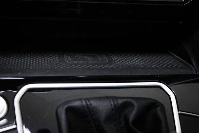 Volkswagen PASSAT Variant 1.4 TSI PHEV GTE Business SOH 99% | STOELEN PACK | STUURVERWARMING | DRAADLOZE LADER | CAMERA | 18"