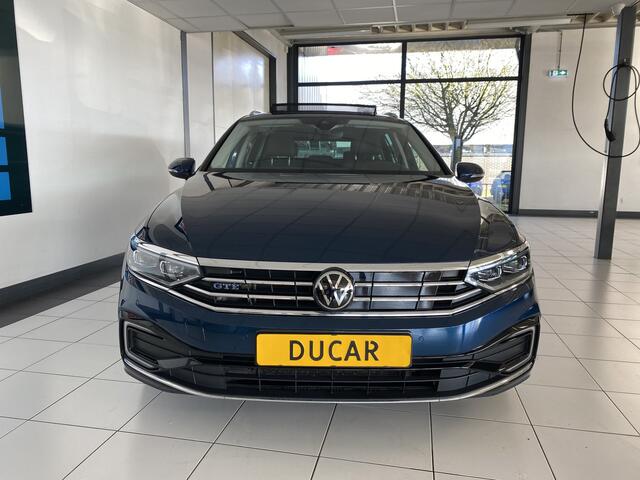 Volkswagen PASSAT Variant 1.4 TSI PHEV GTE Business Panodak/ Led / apple carplay / Trekhaak / Navigatie / Massage stoel met geheugen