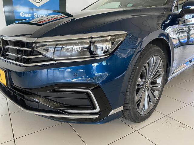 Volkswagen PASSAT Variant 1.4 TSI PHEV GTE Business Panodak/ Led / apple carplay / Trekhaak / Navigatie / Massage stoel met geheugen