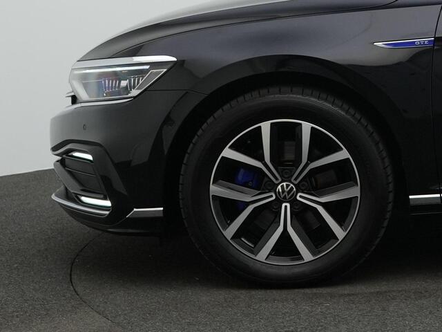 Volkswagen PASSAT Variant 1.4 TSI PHEV 218 pk GTE | Stuur/stoelverwarming | Leder/alcantara | Adaptive Cruise | Achteruitrijcamera | IQ Light