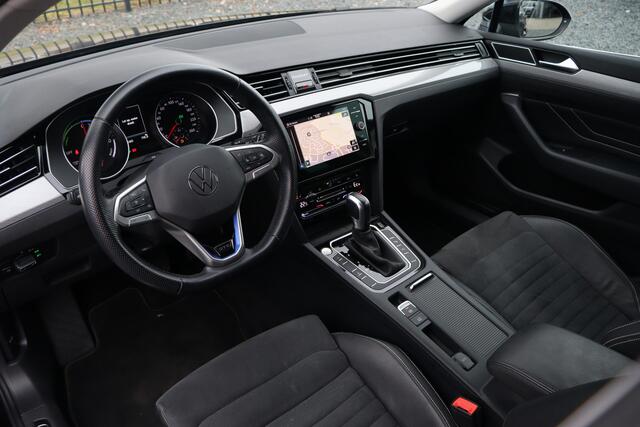 Volkswagen PASSAT Variant 1.4 TSI PHEV GTE Business | ACC | Camera | LED |