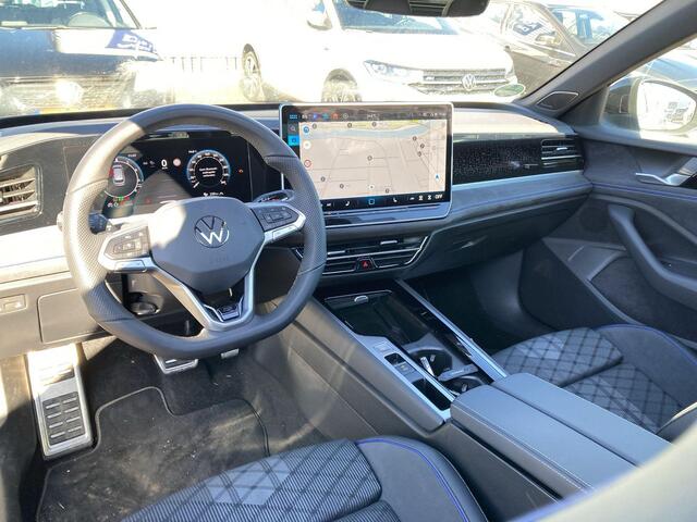 Volkswagen PASSAT Variant 1.5 eHybrid/272PK R-Line Edition Panoramadak · Trekhaak · Camera + Parkeersensoren · Garantie t/m 28-04-2030 of 100.000km