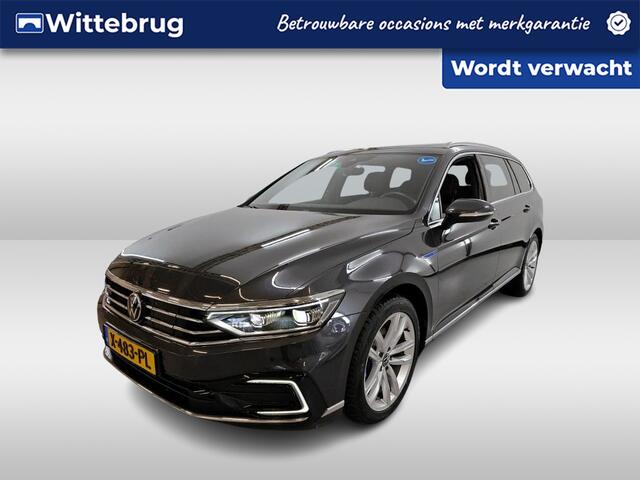 Volkswagen PASSAT Variant 1.4 TSI PHEV GTE Business / AUTOMAAT/ PANODAK/ TREKHAAK/ DIGITAL DASH/ NAVI/ CLIMA/ STOELVERWARMING/ 18"LMV