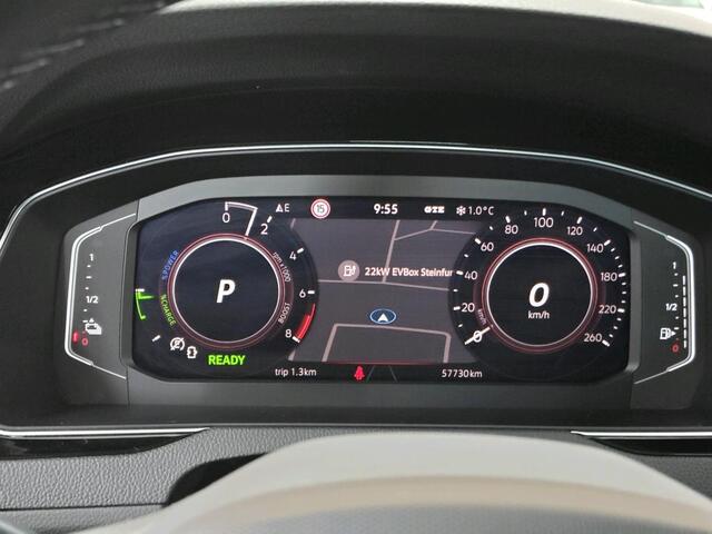 Volkswagen PASSAT Variant 1.4 TSI PHEV GTE Business / AUTOMAAT/ PANODAK/ TREKHAAK/ DIGITAL DASH/ NAVI/ CLIMA/ STOELVERWARMING/ 18"LMV