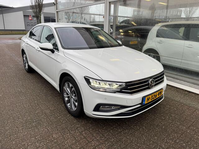 Volkswagen PASSAT 1.5 TSI Comfort Business | 1e eigenaar | Automaat | Airco | Elektrische ramen | Navigatie | Keyless / Start | APK tot 09-06-2026 | NAP |