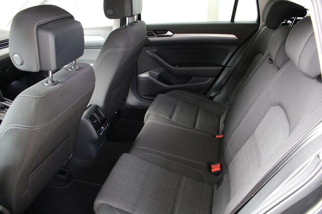 Volkswagen PASSAT Variant 1.5 TSI Business DSG Navigatie | Climate Control | Camera | El. achterklep