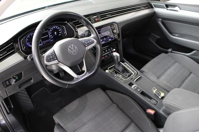 Volkswagen PASSAT Variant 1.5 TSI Business DSG Navigatie | Climate Control | Camera | El. achterklep