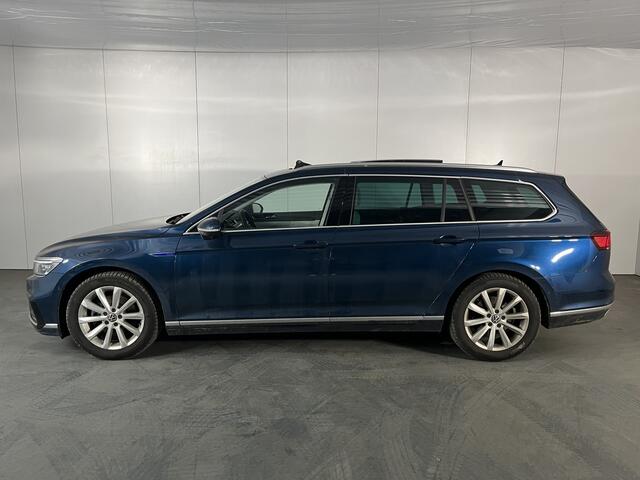 Volkswagen PASSAT Variant 1.4 TSI PHEV GTE Business / AUTOMAAT/ PANO/ LEER/ DIGITAL DASH/ HEAD-UP DISPLAY/ PARK. SENSOREN/ 360 CAMERA/ CLIMA/ STOELVERWARMING V&A/ APP-CONNECT/ NAVI