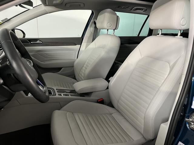 Volkswagen PASSAT Variant 1.4 TSI PHEV GTE Business / AUTOMAAT/ PANO/ LEER/ DIGITAL DASH/ HEAD-UP DISPLAY/ PARK. SENSOREN/ 360 CAMERA/ CLIMA/ STOELVERWARMING V&A/ APP-CONNECT/ NAVI