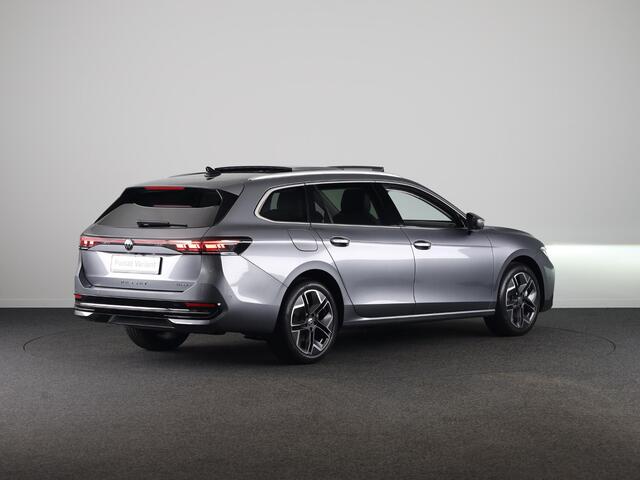 Volkswagen PASSAT Variant Elegance Business 1.5 eHybrid 204 pk DSG | 18" LM | Leder Pakket | Panoramadak | 360 graden camera |