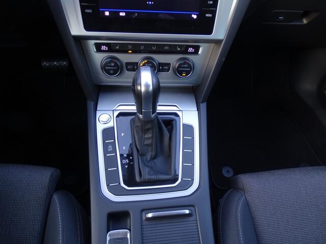 Volkswagen PASSAT 1.5 TSI HIGHLINE-Automaat-Navi-Carplay-Usb-Blth-Pdc-Media app