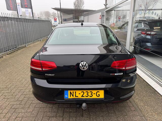 Volkswagen PASSAT 1.6 TDI Comfortline | 1e eigenaar | Automaat | Navigatie | Cruise control | Elektrische ramen | Airco | Trekhaak | APK tot 04-04-2027 | NAP |