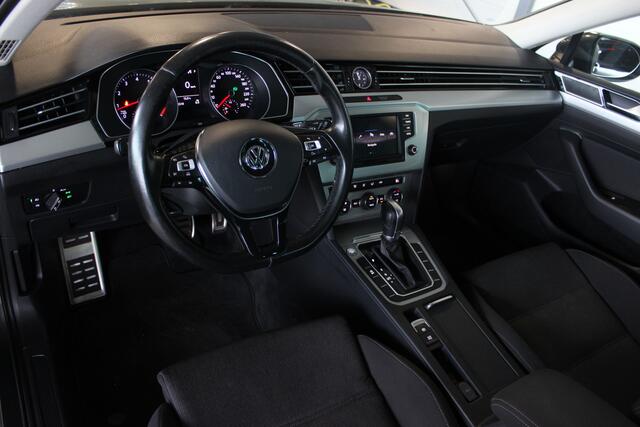 Volkswagen PASSAT Variant 1.4 TSI ACT Comfortline LED Matrix | Cruise | Navi | Bluetooth | Clima | 19" LMV | Privacy glass | PDC V+A