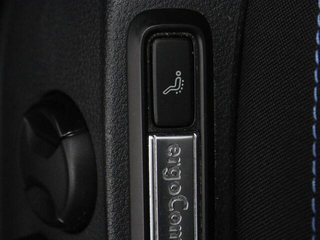 Volkswagen PASSAT 1.4 TSI PHEV GTE | Trekhaak | Stoelverwarming | Stoelverwarming | Camera | Massage | Carplay | Matrix LED | Adaptive cruise | Navigatie | Park Assist | Climate control | Plug In