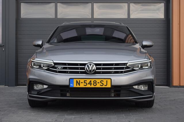 Volkswagen PASSAT 1.5 TSI 150pk DSG R-Line | Pano | Trekhaak | 360 camera