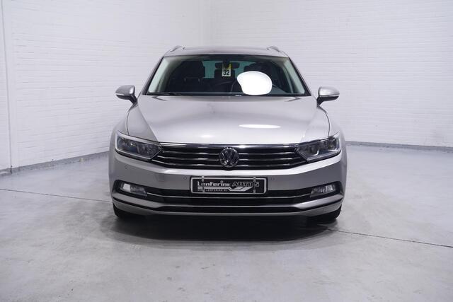 Volkswagen PASSAT Variant 1.4 TSI ACT Comfortline Business Navi Clima Panodak Virtual cockpit Adaptive cruise Pdc