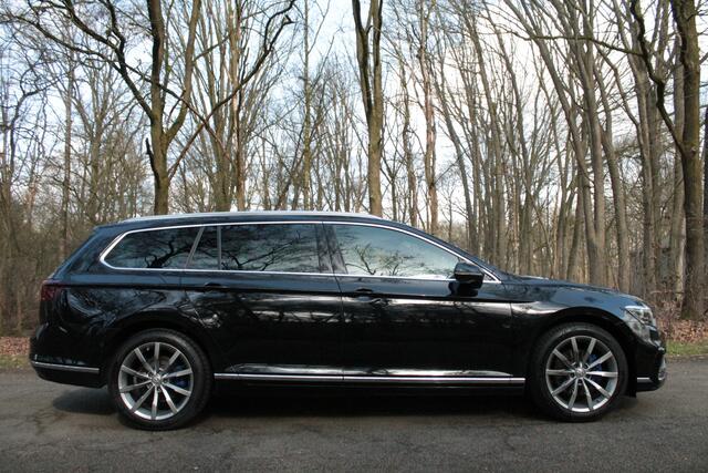 Volkswagen PASSAT Variant 1.4 TSI PHEV GTE Business | Pano | Trekhaak | IQ Light