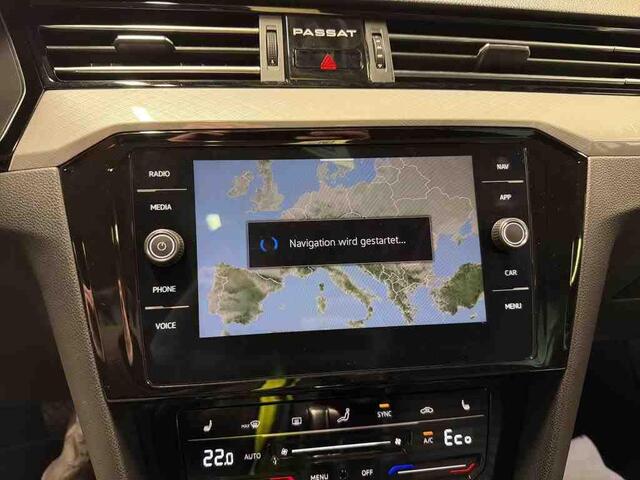 Volkswagen PASSAT Variant GTE 1.4 TSI PHEV 218PK | Panodak | Vol Leer | Keyless | Camera | Getint Glas | Klasse 3 | Trekhaak |