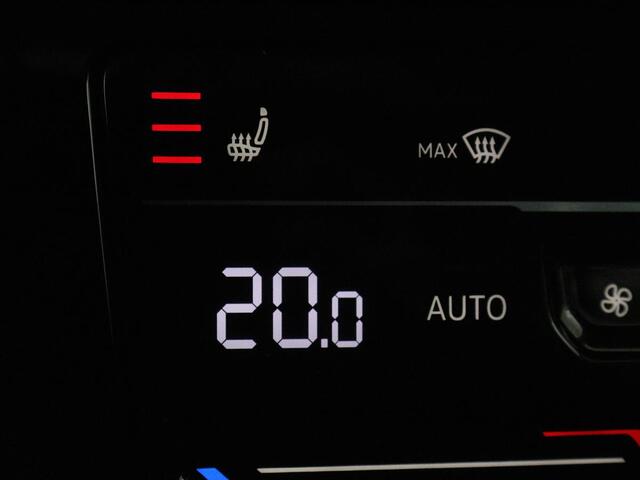 Volkswagen PASSAT 1.4 TSI PHEV GTE | Stoelverwarming | Trekhaak | Massage | 360 Camera | Stuurverwarming | Adaptive cruise | Matrix LED | Carplay | Navigatie | Parkeerhulp | Plug In