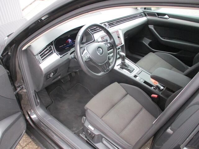 Volkswagen PASSAT Variant 1.5 TSI 150 Pk Automaat Navi Trekhaak
