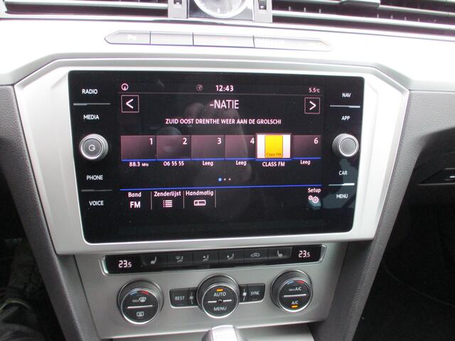 Volkswagen PASSAT Variant 1.5 TSI 150 Pk Automaat Navi Trekhaak