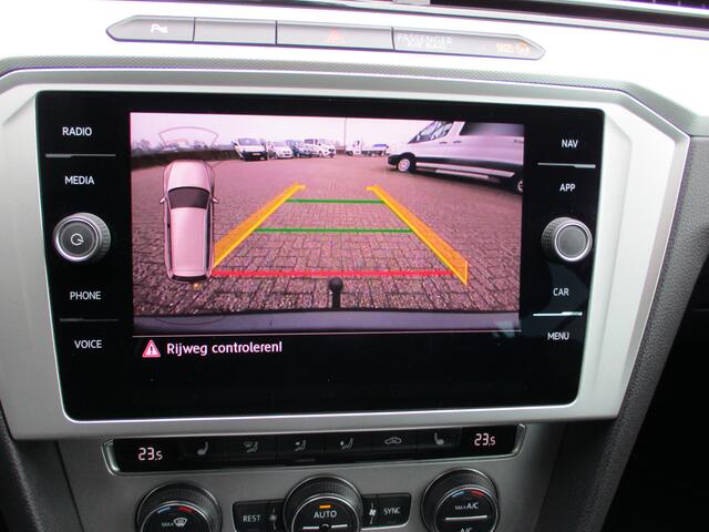 Volkswagen PASSAT Variant 1.5 TSI 150 Pk Automaat Navi Trekhaak
