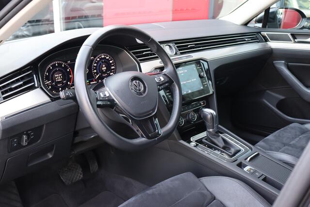 Volkswagen PASSAT Variant 1.8 TSI DSG Highline | Virtual Cockpit | Camera | Leder / Alcantara |