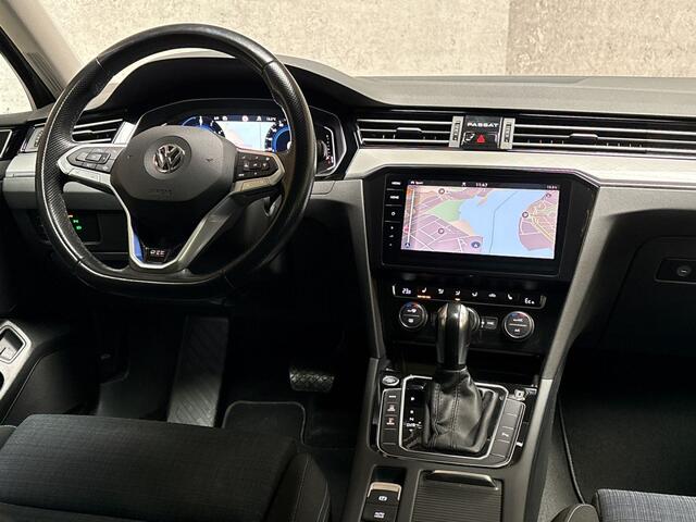 Volkswagen PASSAT Variant 1.4 TSI PHEV GTE 218Pk Automaat (VIRTUAL COCKPIT, APPLE CARPLAY, GROOT NAVI, STOELVERWARMING, CAMERA, KEYLESS, SPORTSTOELEN, MODE KNOP, ADAPTIVE CRUISE, NIEUWSTAAT)