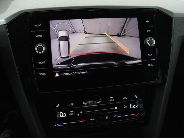 Volkswagen PASSAT 1.4 TSI PHEV GTE Business | Adaptive Cruise | Stoelverwarming | Trekhaak | Carplay | Massage | Camera