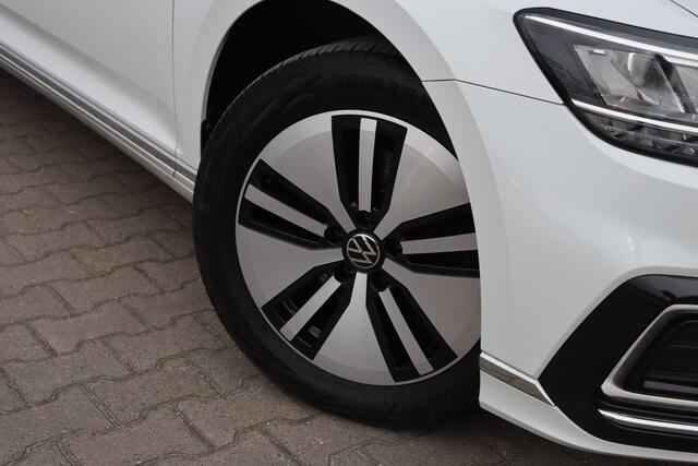 Volkswagen PASSAT Variant 1.4 TSI PHEV GTE | ACC | Camera | Winter Pakket |