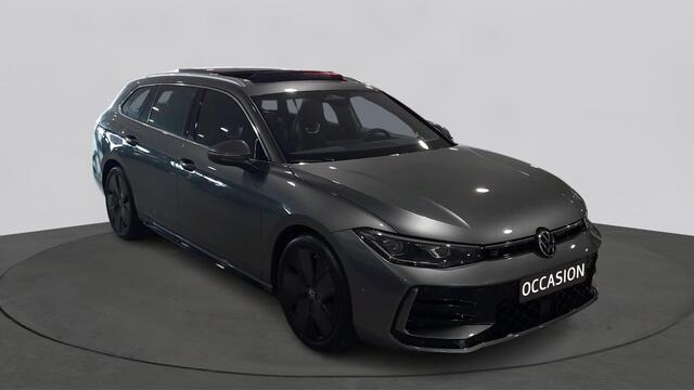 Volkswagen PASSAT Variant 1.5 eTSI R-Line Business | Trekhaak | Panoramadak