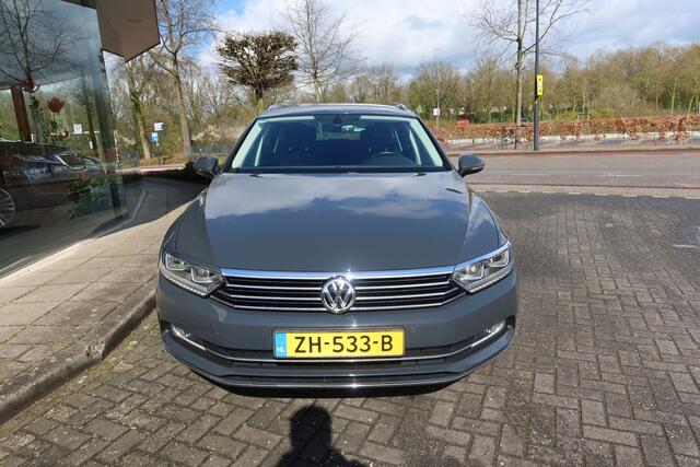 Volkswagen PASSAT Variant 1.5 150PK TSI Highline DSG I TREKHAAK