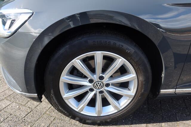 Volkswagen PASSAT Variant 1.5 150PK TSI Highline DSG I TREKHAAK
