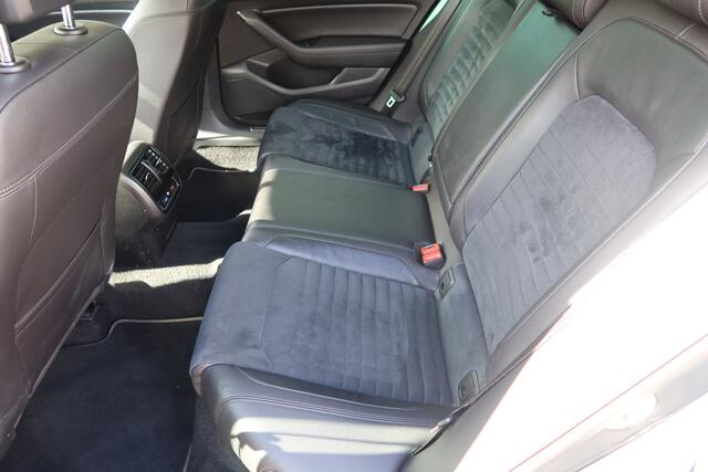 Volkswagen PASSAT Variant 1.5 150PK TSI Highline DSG I TREKHAAK