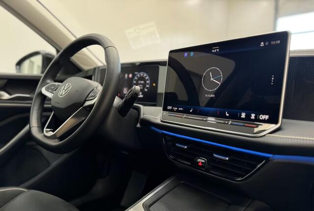 Volkswagen PASSAT Variant 2.0 TDI 150 PK Automaat ACC Trekhaak LED Massage 360 Camera Stuurverwarming Stoelverwarming