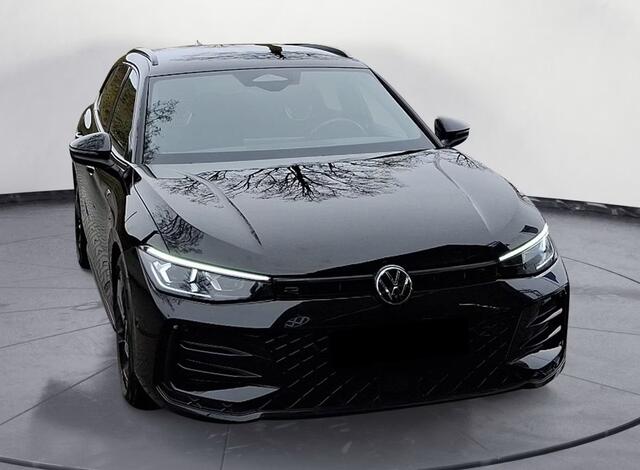 Volkswagen PASSAT Variant 2.0 TDI R-Line 150 PK Automaat ACC Trekhaak LED Massage 360 Camera Stuurverwarming Stoelverwarming