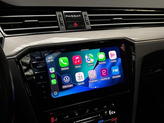 Volkswagen PASSAT Variant 1.4 TSI PHEV GTE 218Pk Automaat (PANORAMADAK, VIRTUAL COCKPIT, APPLE CARPLAY, MEMORY SEATS, LEDER, STOELVERWARMING, KEYLESS, 360 CAMERA, TREKHAAK, NIEUWSTAAT)