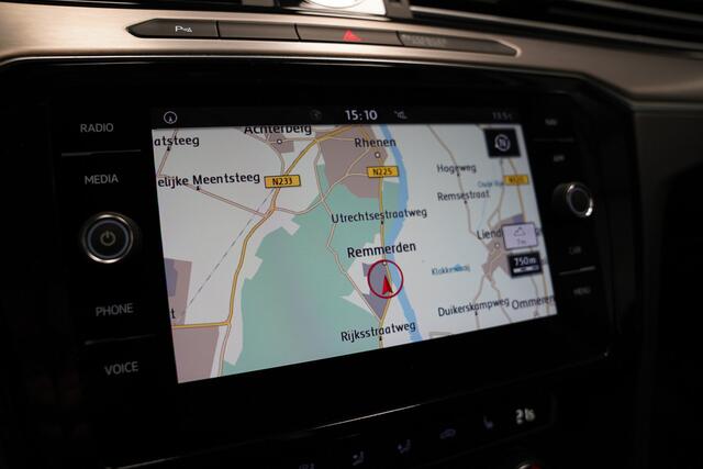 Volkswagen PASSAT Variant 1.8 TSI Highline|Alcantara|Virtual cockpit|Acc