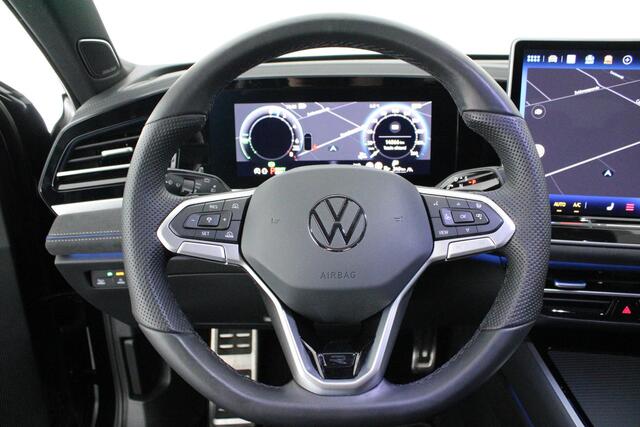 Volkswagen PASSAT Variant 1.5 272pk eHybrid R-Line Edition Black Style Trekhaak 360Camera harman/kardon Massage Navigatie Panoramadak