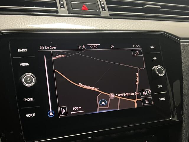 Volkswagen PASSAT 1.4 TSI PHEV GTE Business | NAVI | TREKHAAK | KEYLESS | ACC |