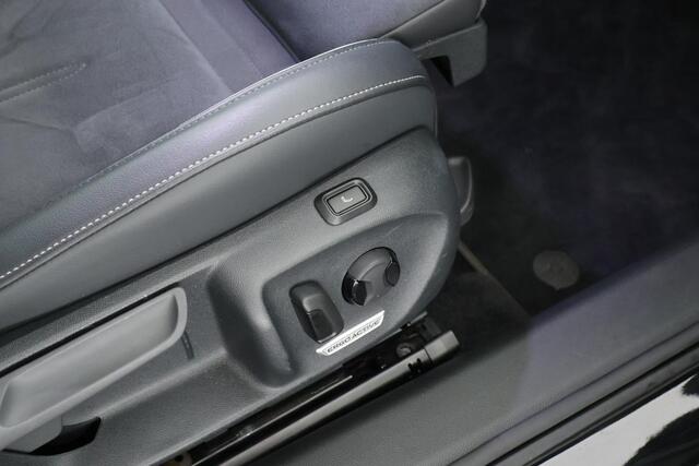 Volkswagen PASSAT Variant 1.5 eHybrid 204pk Business Trekhaak Camera Leder/Alcantara Stoel+ Stuurverwarming Massage Led Navigatie