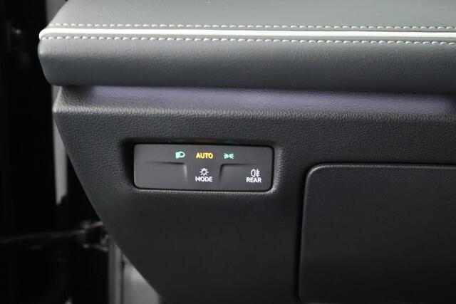 Volkswagen PASSAT Variant 1.5 eHybrid 204pk Business Trekhaak Camera Leder/Alcantara Stoel+ Stuurverwarming Massage Led Navigatie