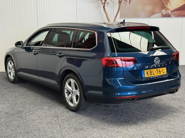 Volkswagen PASSAT VARIANT 1.5 TSI COMFORTLINE NAVIGATIE ADAPTIVE CRUISE CONTROL CLIMATE CONTROL APPLE CARPLAY/ANDROID KEYLESS GO ELEKTRICHE ACHTERKLEP ACHTERUITRIJCAMERA VERWARMDE STOELEN ZEER MOOI !! 3010