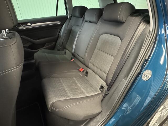 Volkswagen PASSAT VARIANT 1.5 TSI COMFORTLINE NAVIGATIE ADAPTIVE CRUISE CONTROL CLIMATE CONTROL APPLE CARPLAY/ANDROID KEYLESS GO ELEKTRICHE ACHTERKLEP ACHTERUITRIJCAMERA VERWARMDE STOELEN ZEER MOOI !! 3010