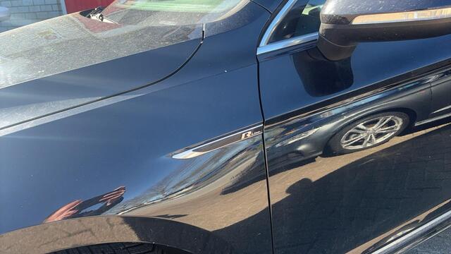 Volkswagen PASSAT Variant 1.5 TSI Elegance Business R R-LINE / FACELIFT / PANORAMADAK / FULL LED / TREKHAAK / CAMERA / CARPLAY / DAB+ / STOELVERW / NL-AUTO